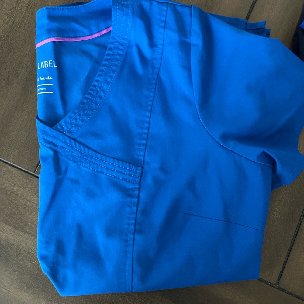 WOMENS HEALING HANDS SCRUB TOP